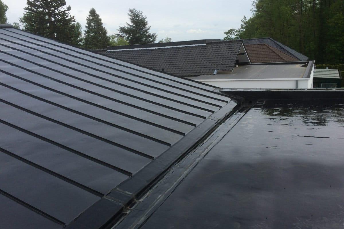 luchtafvoer plaatsen op platte en schuine daken